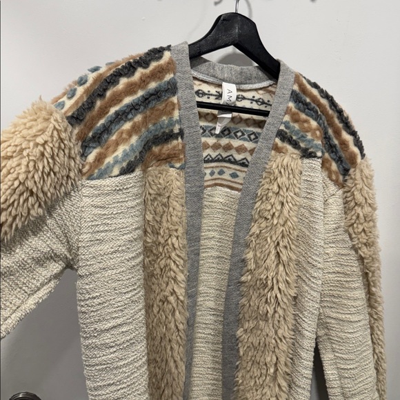 Anthropologie Amadi textured front open cardigan. Faux Sherpa Cardigan - Picture 4 of 12